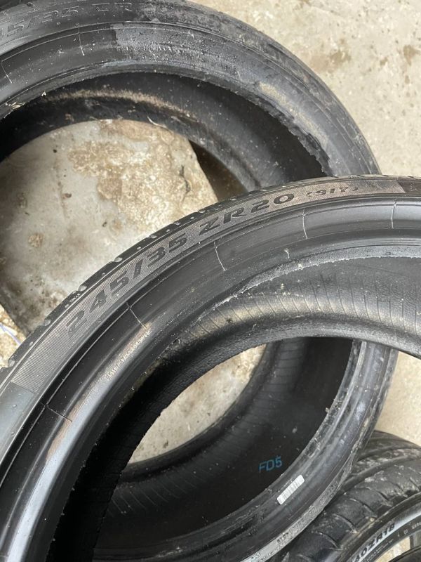 Шини пара Pirelli 245/35 r20 літо Гума