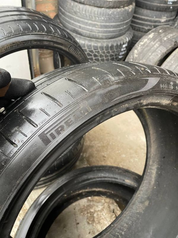 Шини пара Pirelli 245/35 r20 літо Гума