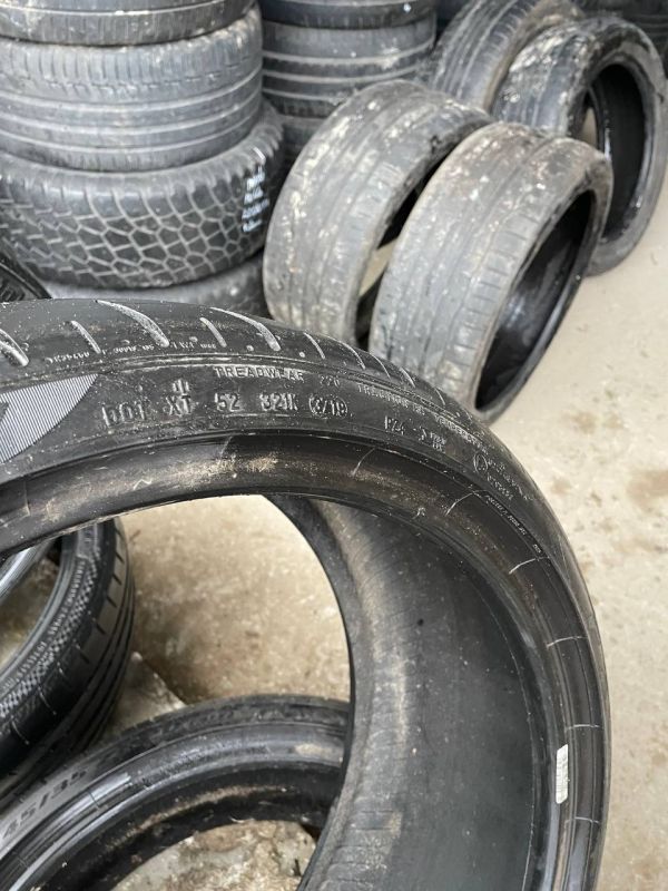 Шини пара Pirelli 245/35 r20 літо Гума