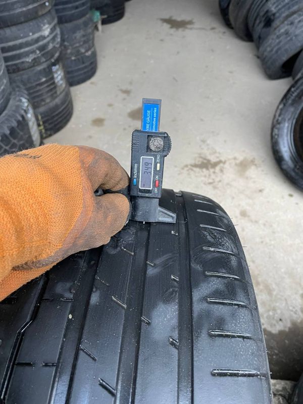 Шини пара Hankook 225/35 r18 літо Гума