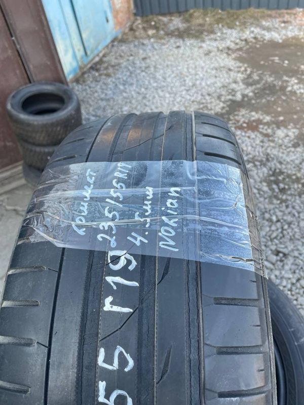 Шини комплект Nokian 235/55 r19 літо Гума