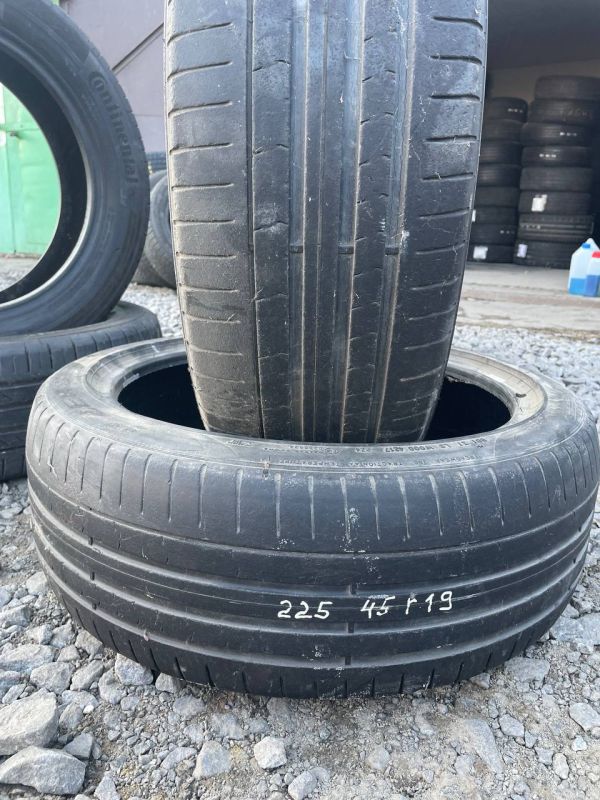 Шини пара Pirelli 225/45 r19 літо Гума