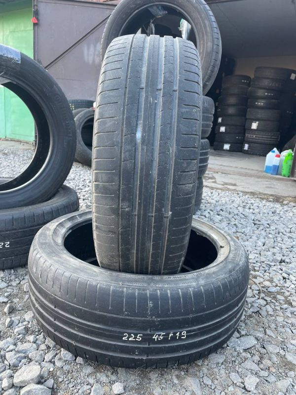 Шини пара Pirelli 225/45 r19 літо Гума