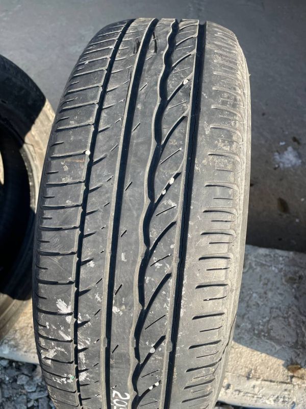 Шина одіночка Bridgestone 205/60 r16 Lito