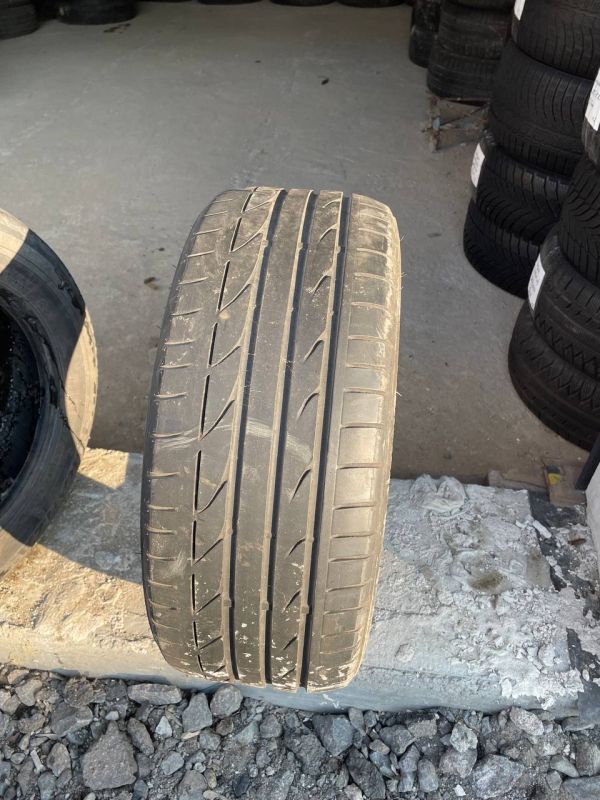 Шина одіночка Bridgestone 225/40 r18 Lito