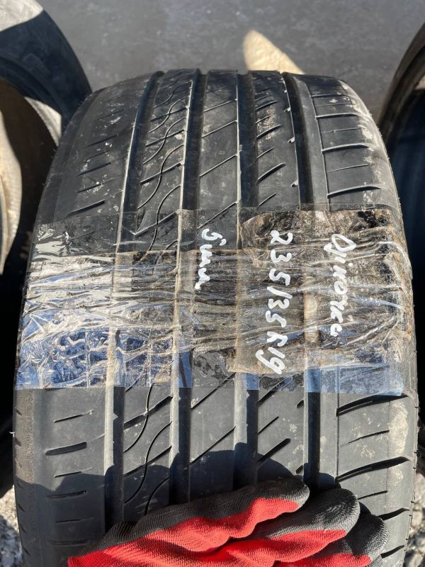 Шина одіночка 235/35 r19