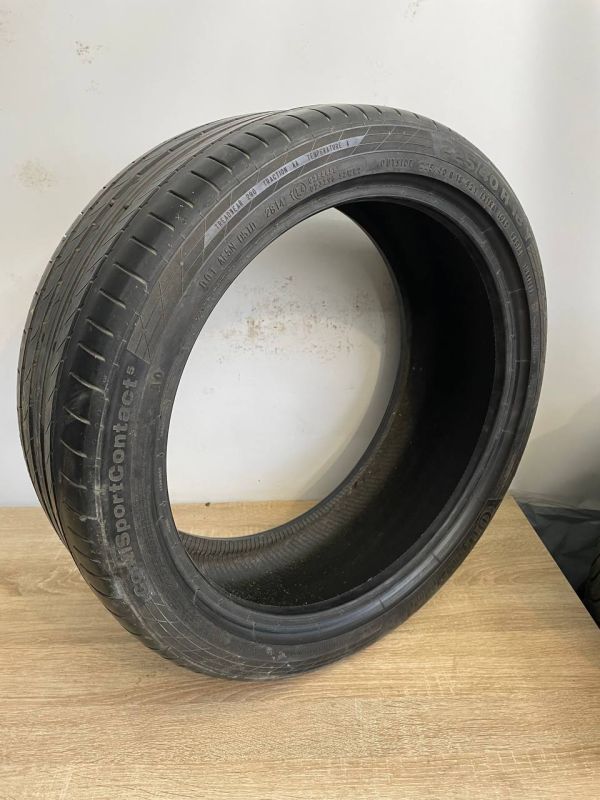 Шина розпаровка/одіночка Continental 225/40 r18 літо Гума