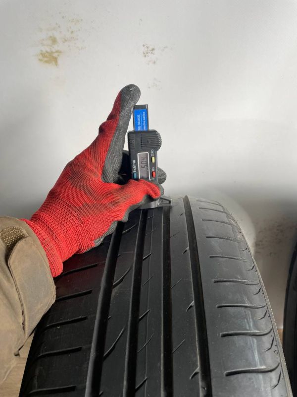 Шини пара Nexen 185/60 r15 літо Гума