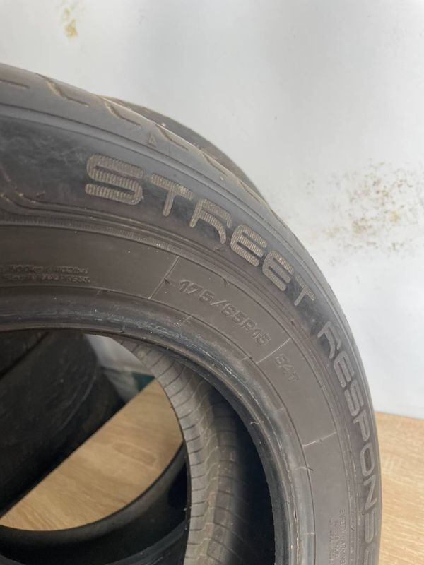 Шини пара Dunlop 175/65 r15 літо Гума