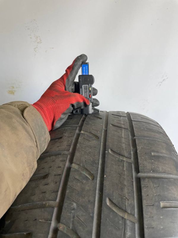 Шини пара Pirelli 255/55 r19 літо Гума