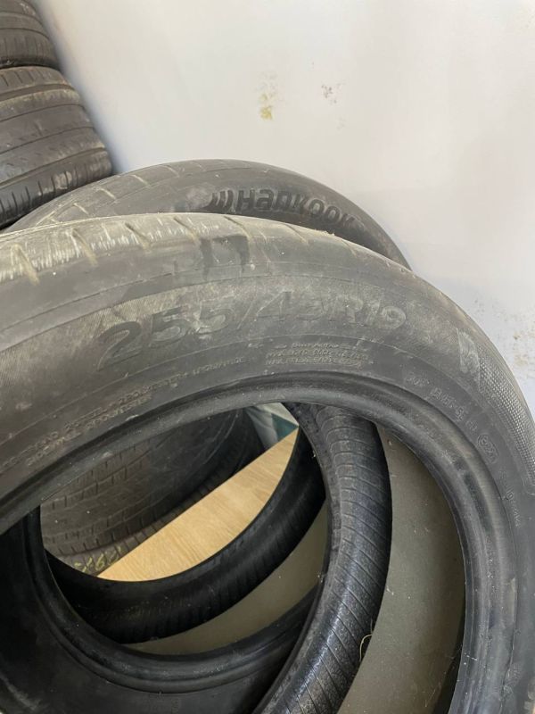 Шини пара Hankook 255/45 r19 літо Гума