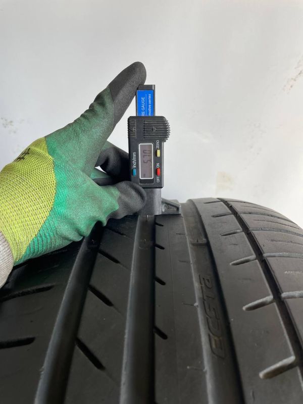 Шини пара Kumho 245/40 r20 літо Гума