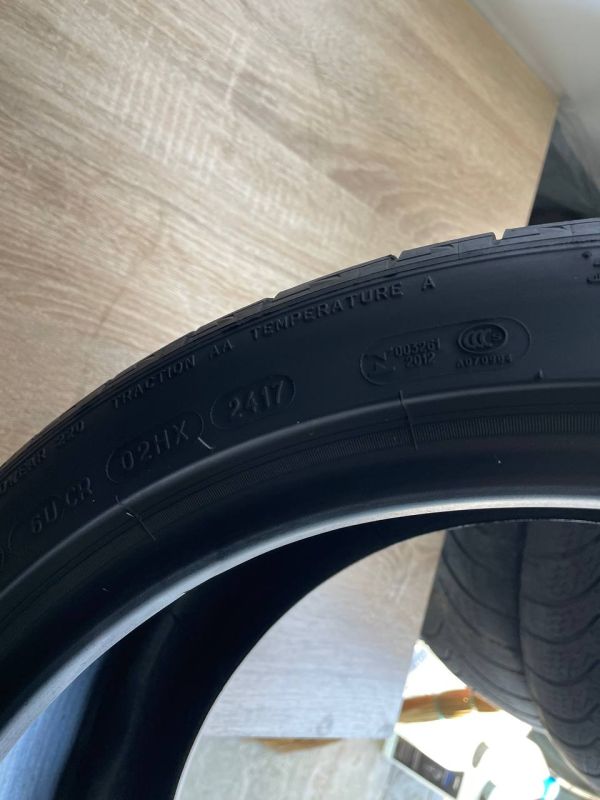 Шини пара Michelin 225/40 r18 літо Гума