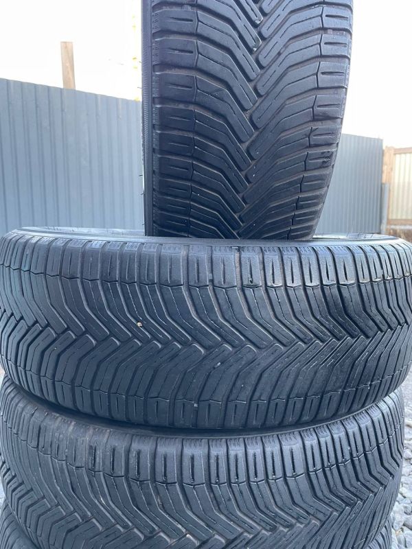 Шини комплект Michelin 215/55 r18 літо Гума