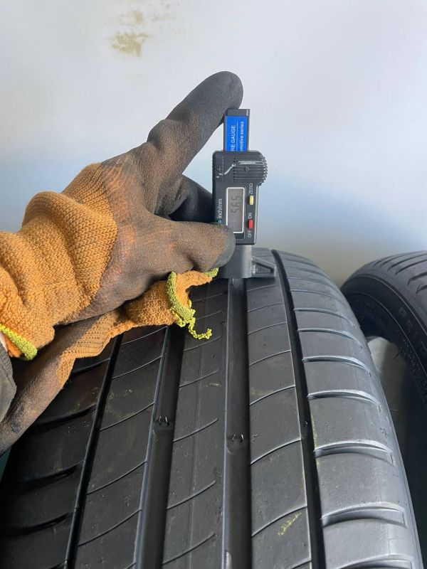 Шини пара Michelin 205/45 r17 літо Гума