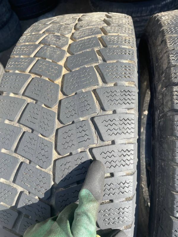 Шини пара 225/70 r15c Гума