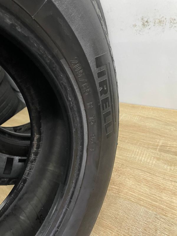 Шини пара Pirelli 205/65 r15 літо Гума