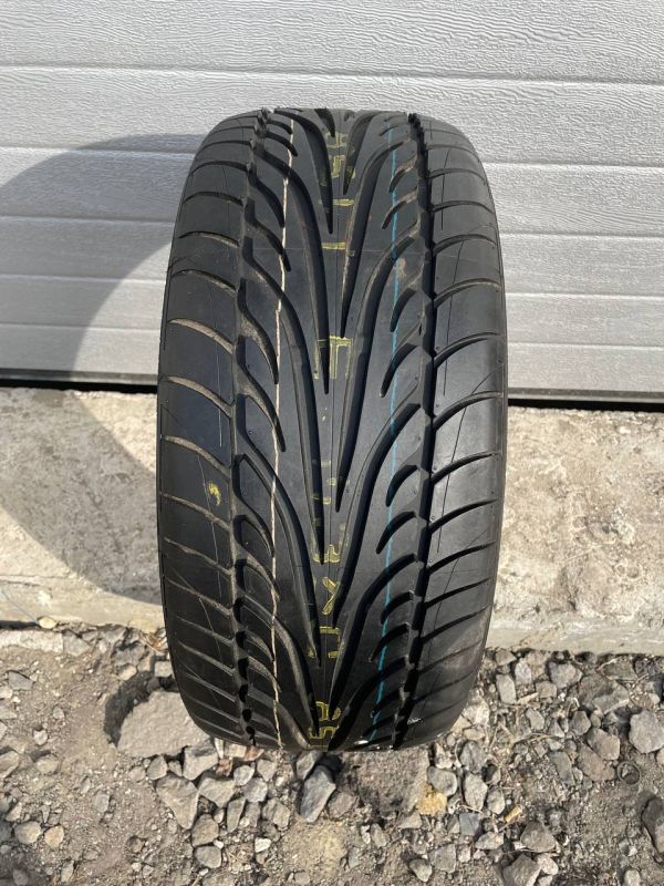 Шина розпаровка Dunlop sp sport 9000 235/40 r18