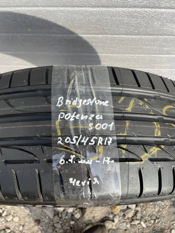 Шина розпаровка Bridgestone potenza s 001 205/45 r17
