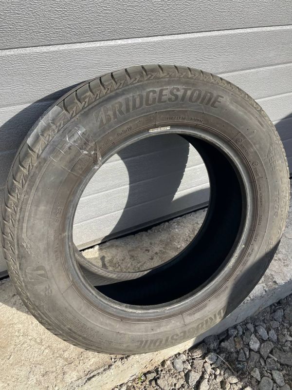 Шина розпаровка Bridgestone 215/60 r16 резина