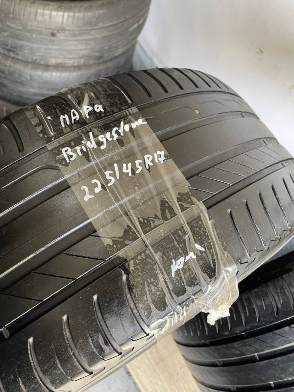 Шини пара Bridgestone 225/45 r17 літо резина