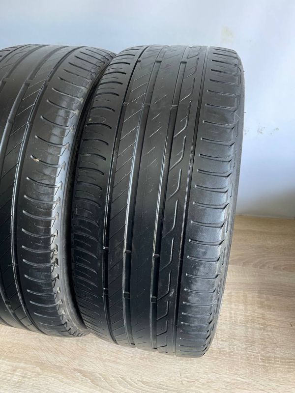 Шини пара Bridgestone 225/45 r17 літо резина