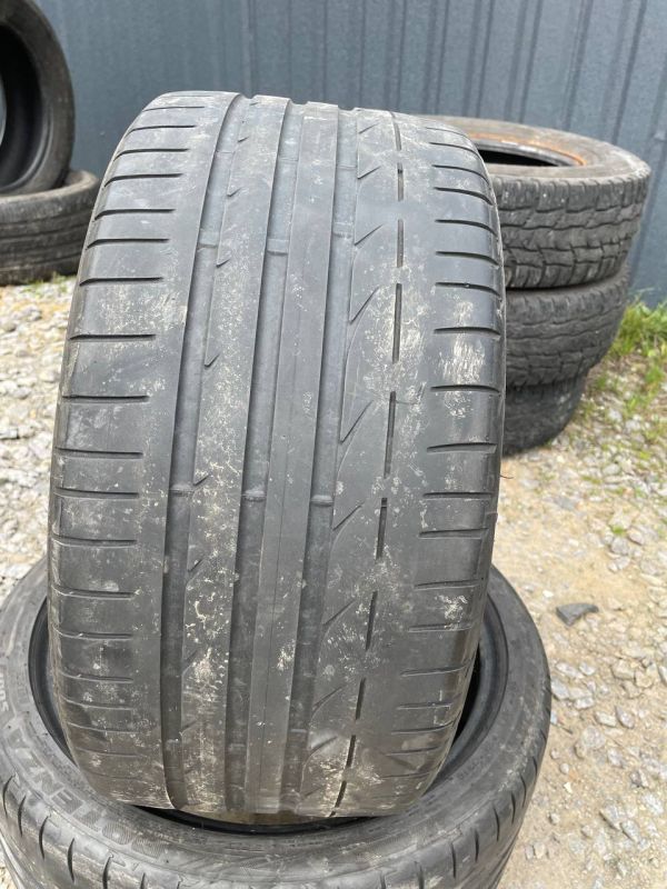Шини пара Bridgestone 245/35 r18 літо резина