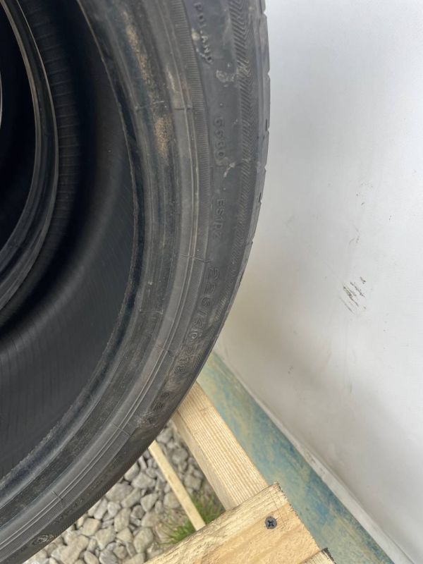 Шини комплект Bridgestone 225/40 r18 літо резина