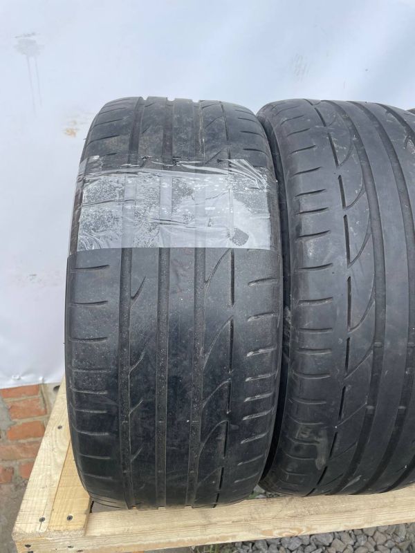 Шини комплект Bridgestone 225/40 r18 літо резина