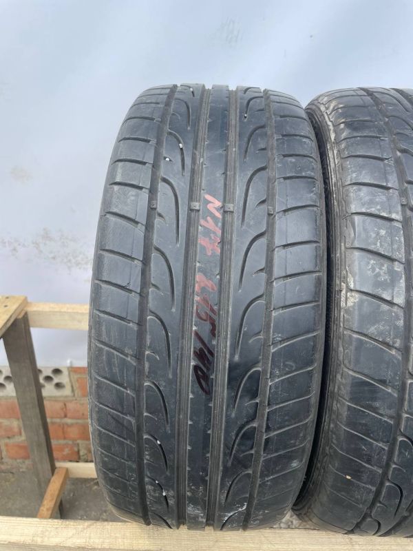 Шини пара Dunlop 215/40 r17 літо резина