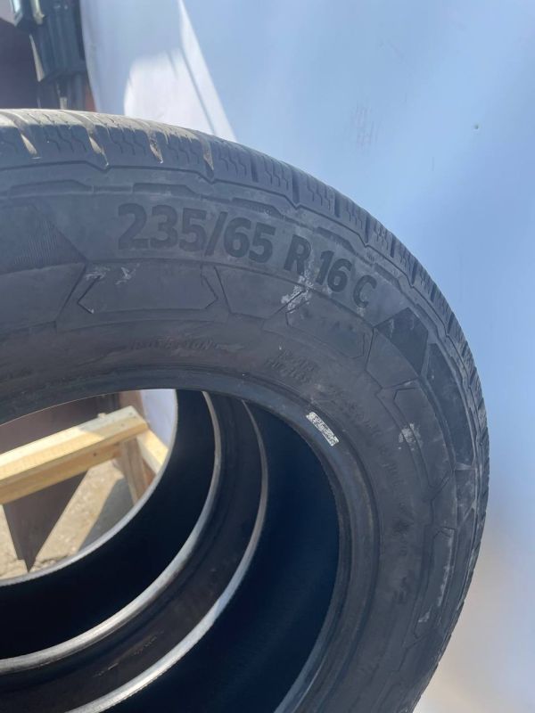 Шини пара Continental 235/65 r16c літо резина
