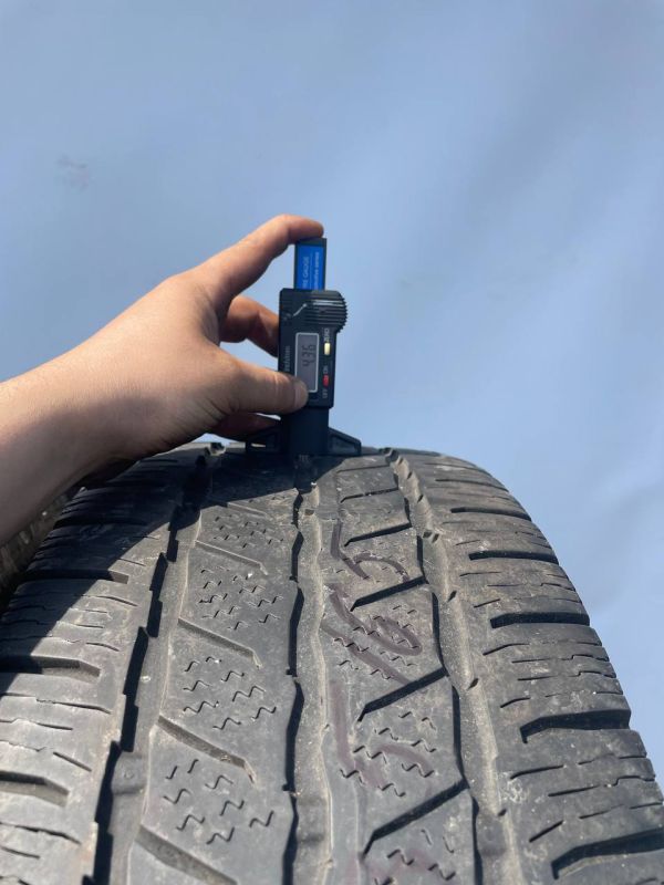 Шини пара Continental 235/65 r16c літо резина