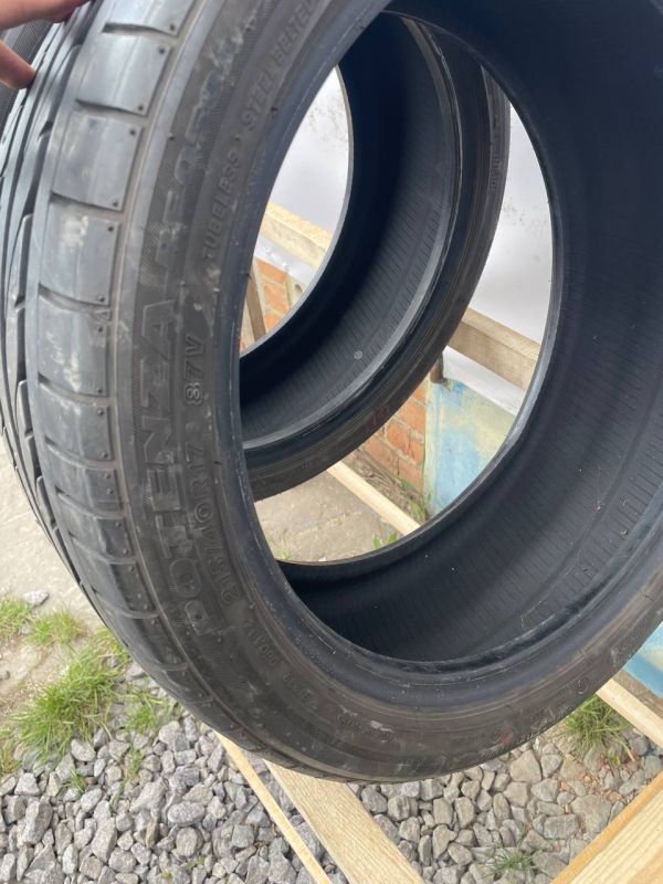Шини пара Bridgestone 215/40 r17 літо резина
