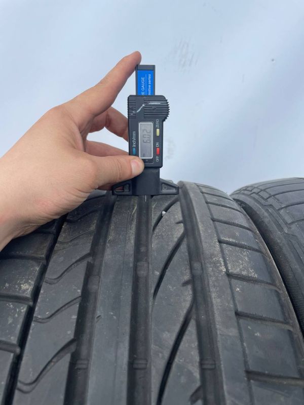 Шини пара Bridgestone 215/40 r17 літо резина