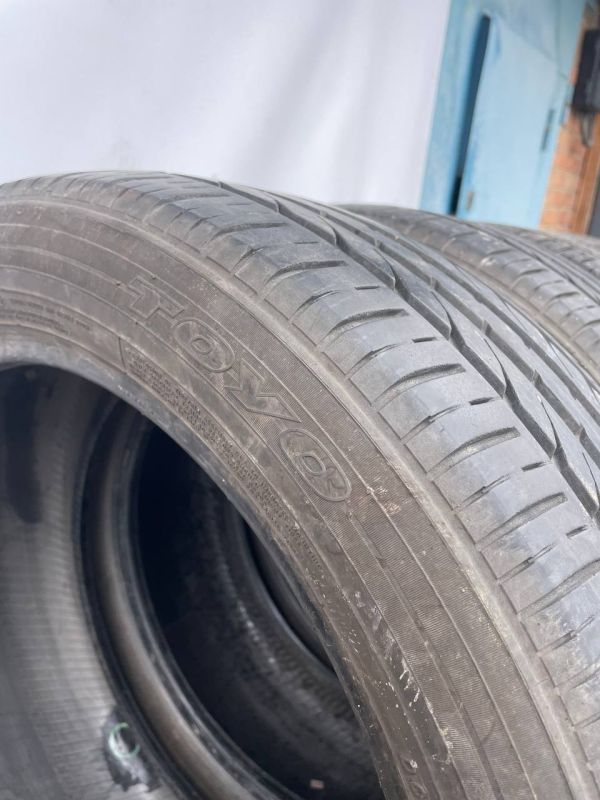 Шини комплект Toyo 215/50 r18 літо резина