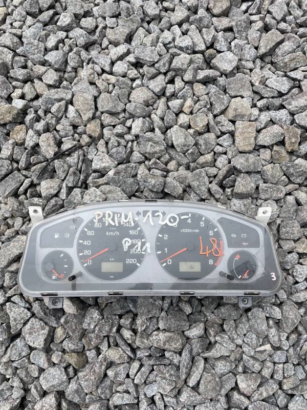 Панель приладів щиток приборів Nissan Primera панель приборов бензин