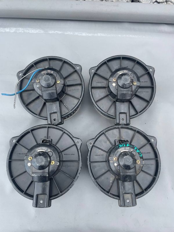 Вентилятор пічки Toyota 871030C030 Мотор вентилятора печки (отопителя салона) 