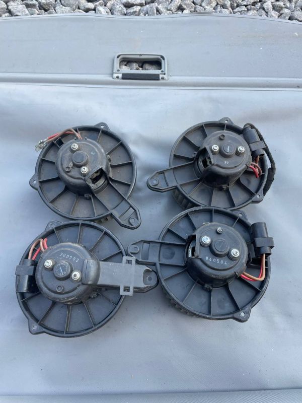 Моторчик вентилятора пічки Audi A6 C5 0130111202, 4B1820021