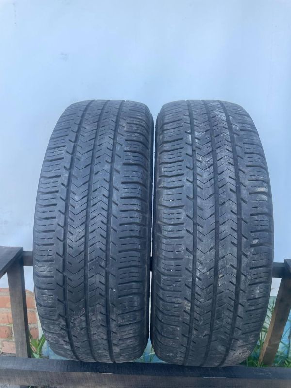 Шини пара Michelin 215/65 r16c літо Резина