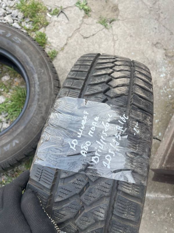 Шини комплект або пара Bridgestone 205/75 r16c зима