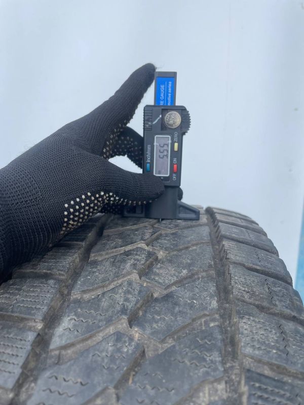 Шини комплект або пара Bridgestone 205/75 r16c зима