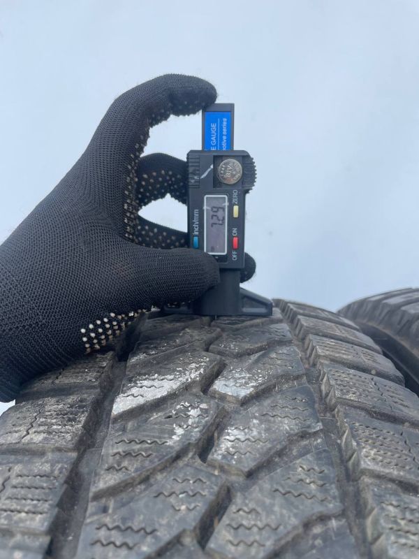 Шини комплект або пара Bridgestone 205/75 r16c зима