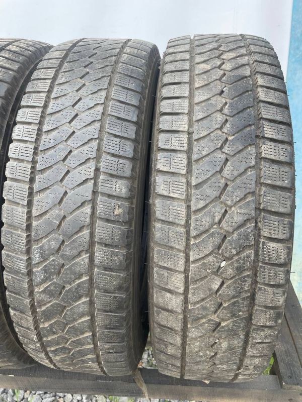 Шини комплект або пара Bridgestone 205/75 r16c зима