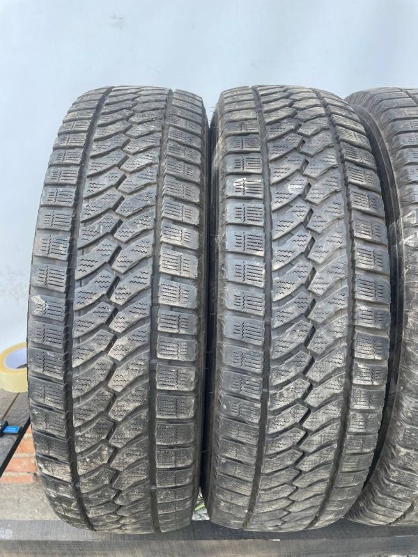 Шини комплект або пара Bridgestone 205/75 r16c зима