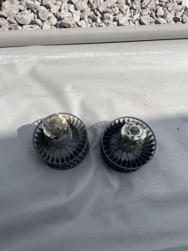 Вентилятор пічки моторчик пічки Renault Kangoo 1993-2003 0130063071