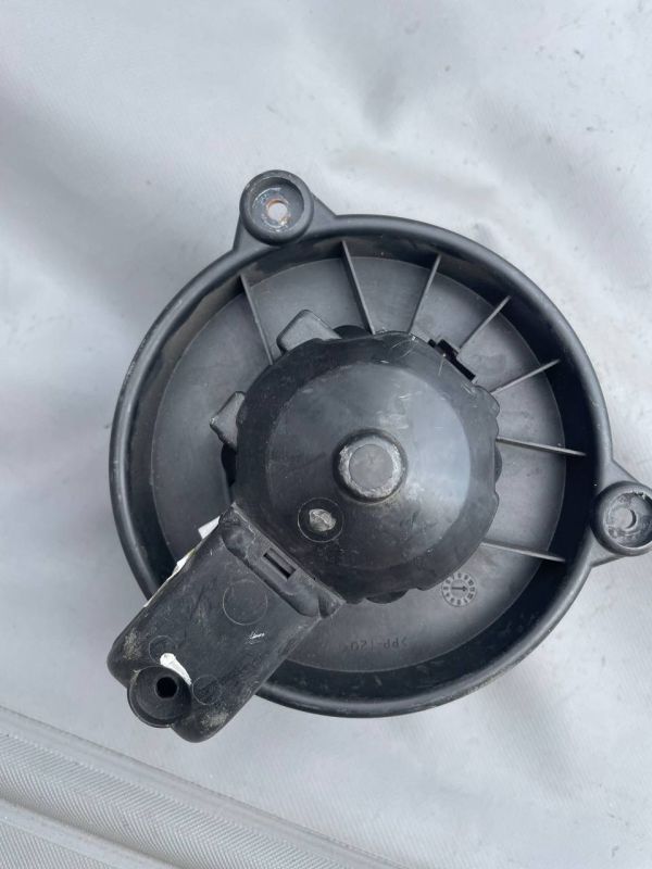 Вентилятор салона Ford FIESTA 01-08. Fusion 02-12