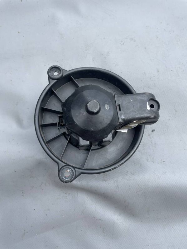 Вентилятор салона Ford FIESTA 01-08. Fusion 02-12