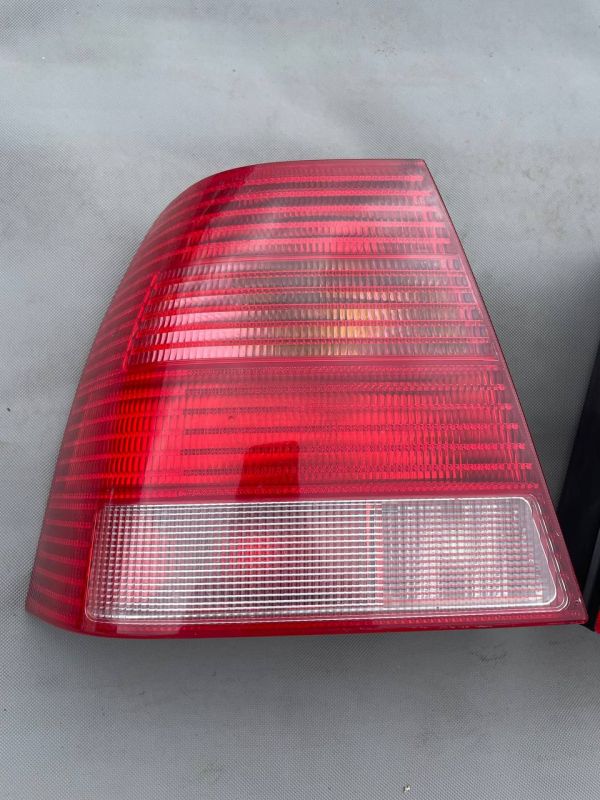 Задні стопи фольцваген бора Volkswagen bora фари ліхтарі