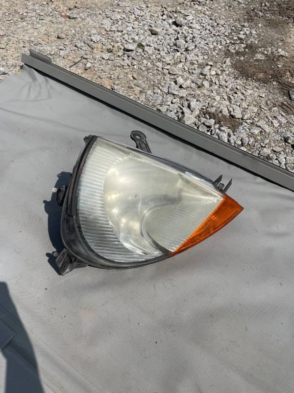 Фара Форд ка права