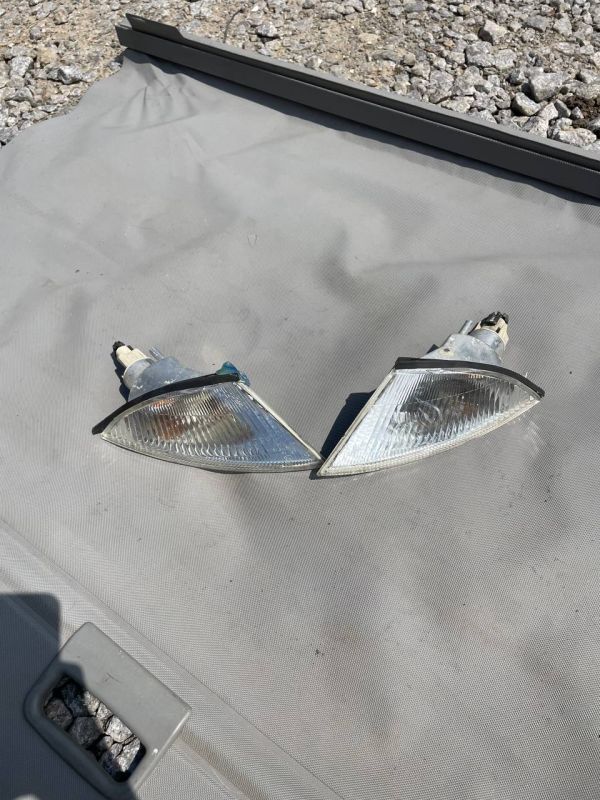 Покажчик повороту Mitsubishi Carisma 1995-1999 лівий правий